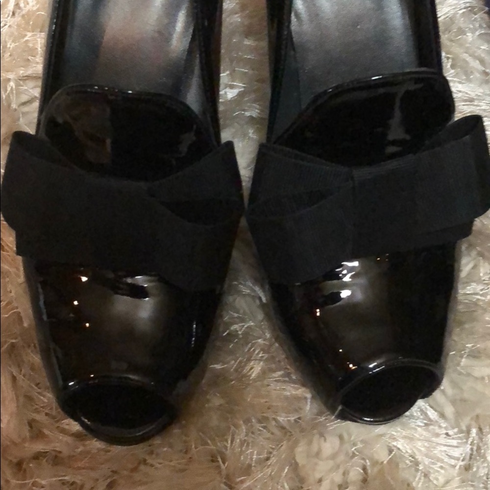 Shoes - Picture 2 of 5